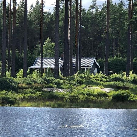 Modern Lakeside Cottage & Boat Near Isaberg Kavsjo Exteriör bild